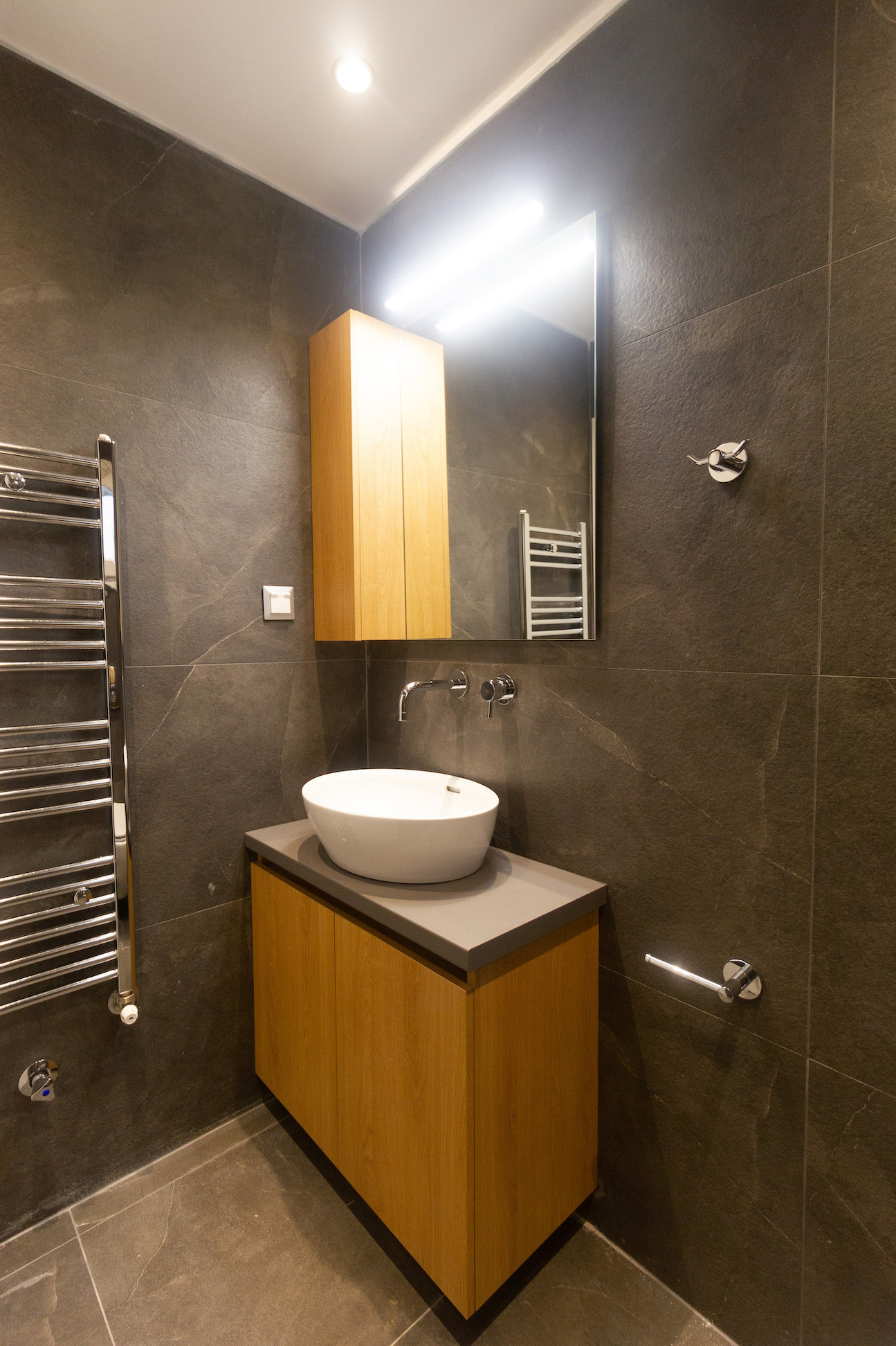 Εξαδακτύλου 23